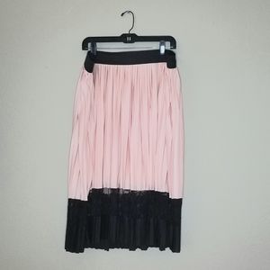 *NWOT* FLIRTY SKIRT